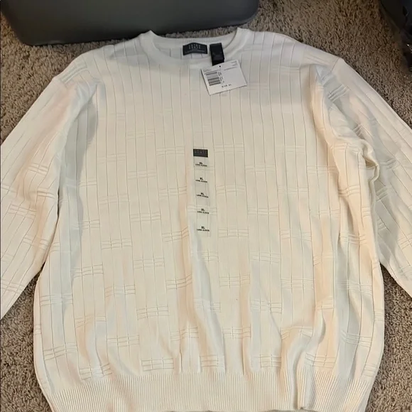 Liz Claiborne White Crewneck Sweater - Picture 1 of 1